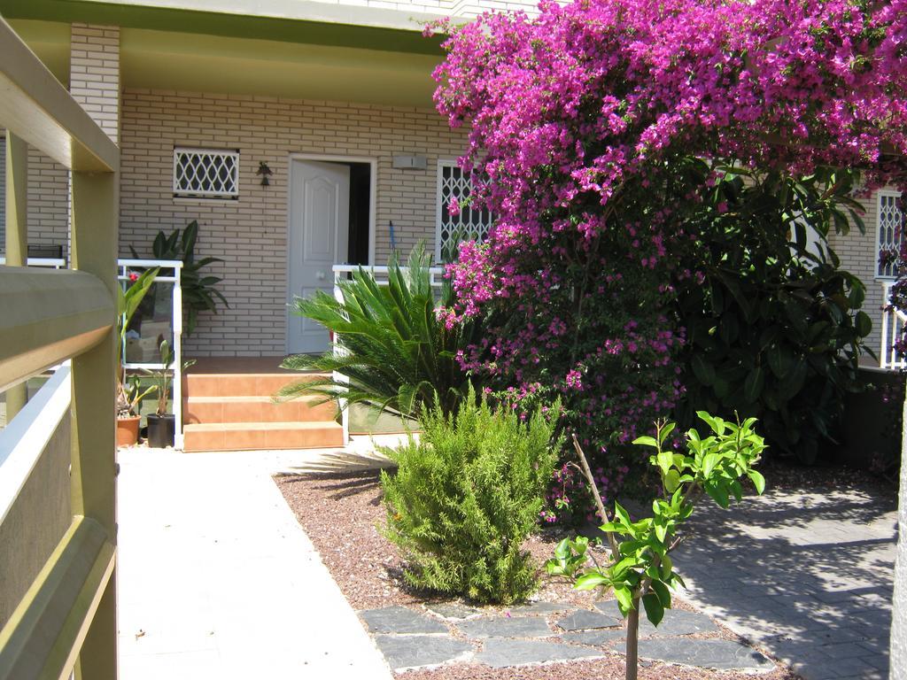安波拉Casa Junto A La Playa Costa Dorada别墅 外观 照片